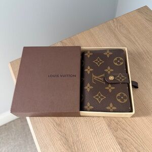 Authentic Louis Vuitton kisslock wallet